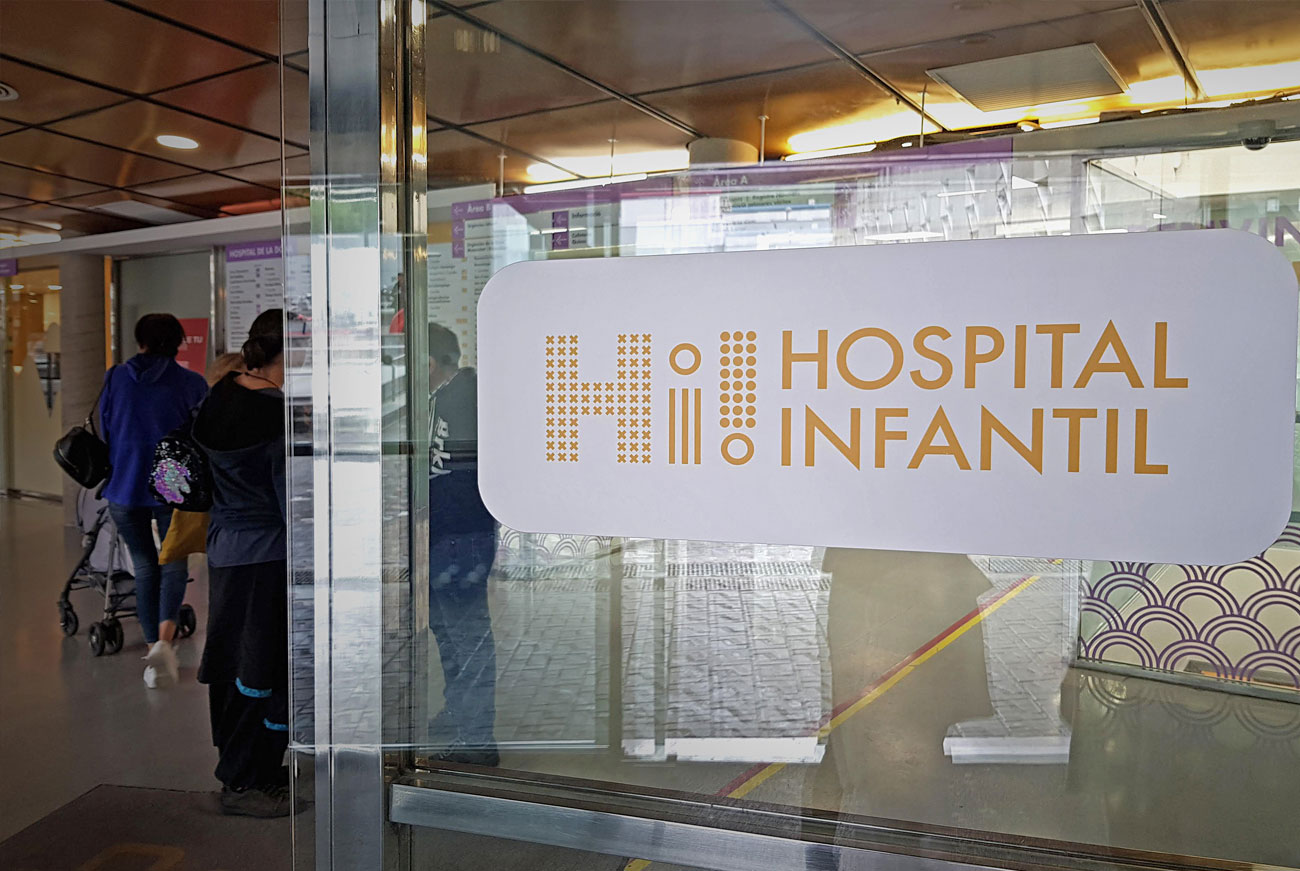 decoracion de pabellon de hospital con vinilo 3