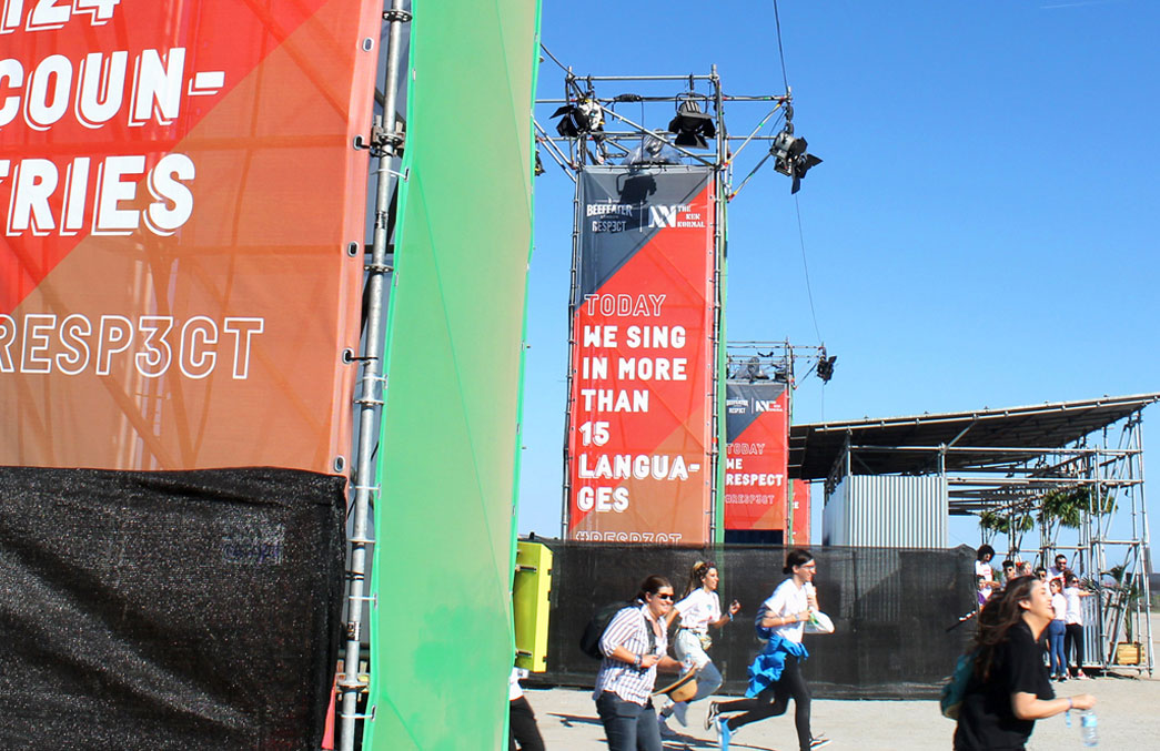 decoracion de eventos primavera sound lona, vinilo y banderas 2