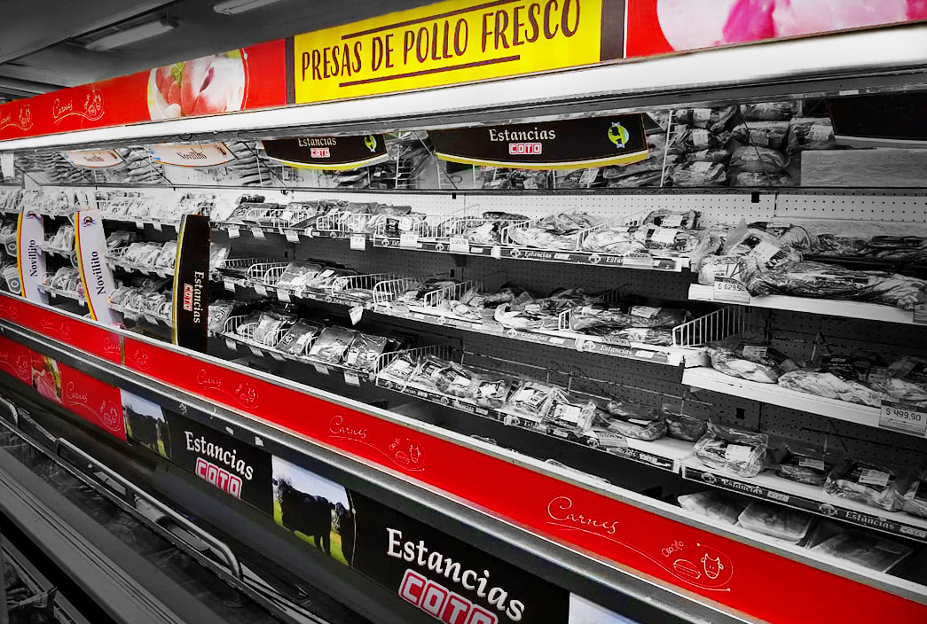 cubre pallets plastico corrugado y decoracion de heladeras en punto de venta coto 2